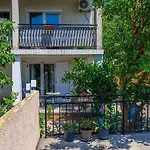 Komfortables Nur 300 Meter Zum Mit Liegestuhl, Bbq, Parkplatz Appartement Dramalj