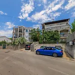 Appartement Komfortables Nur 300 Meter Zum Mit Liegestuhl, Bbq, Parkplatz