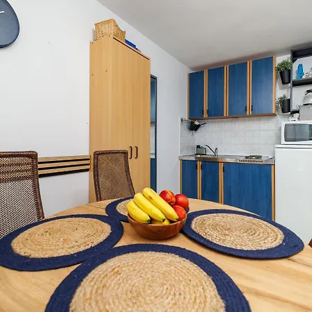 Komfortables Nur 300 Meter Zum Mit Liegestuhl, Bbq, Parkplatz Apartament