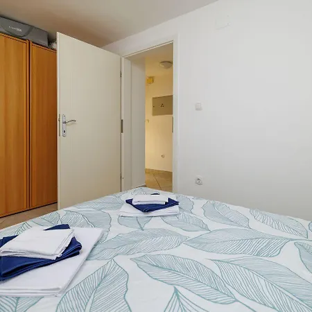 Apartamento Komfortables Nur 300 Meter Zum Mit Liegestuhl, Bbq, Parkplatz Dramalj