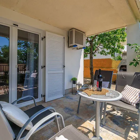 Komfortables Nur 300 Meter Zum Mit Liegestuhl, Bbq, Parkplatz Apartament Dramalj