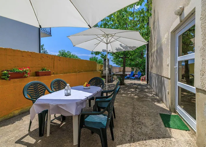Komfortables Nur 300 Meter Zum Mit Liegestuhl, Bbq, Parkplatz Apartamento