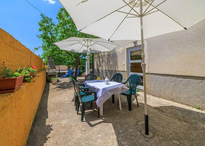Komfortables Nur 300 Meter Zum Mit Liegestuhl, Bbq, Parkplatz