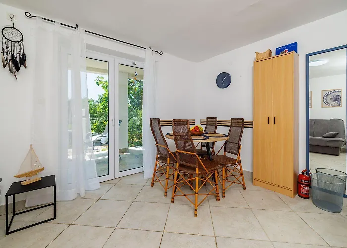 Komfortables Nur 300 Meter Zum Mit Liegestuhl, Bbq, Parkplatz *
