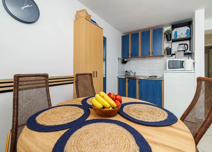 Komfortables Nur 300 Meter Zum Mit Liegestuhl, Bbq, Parkplatz Apartamento