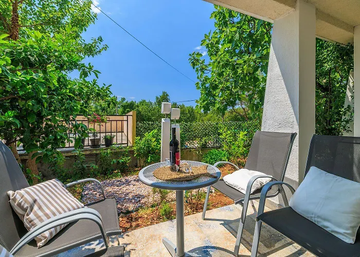 Apartamento Komfortables Nur 300 Meter Zum Mit Liegestuhl, Bbq, Parkplatz Dramalj