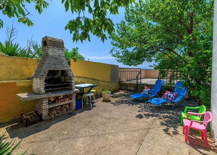 Komfortables Nur 300 Meter Zum Mit Liegestuhl, Bbq, Parkplatz Dramalj